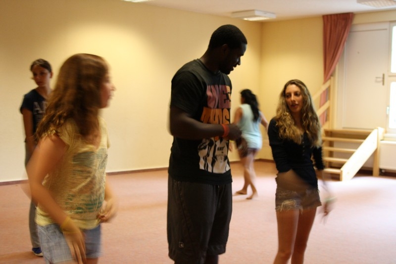 Village Camps International Summer Camp Leysin, Switzerland 2025-08-09 https://www.villagecamps.com/journals_admin/images/714-20-dance (28).jpg
